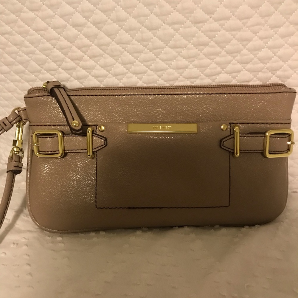 💰2 FOR $20💰 Nine West Taupe Wristlet